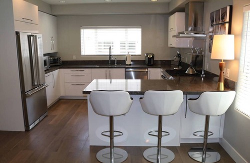 Venice House | Prime Venice! Brand New Private Home Near it All!