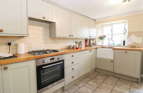 Stow-on-the-Wold Cottage | PRIMROSE COTTAGE (STOW), family friendly in Stow-On-The-Wold