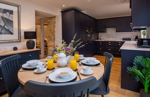Chipping Campden Cottage | Primrose Cottage - sleeps 4 guests in 2 bedrooms