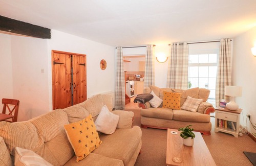 Paignton Cottage | PRIMROSE COTTAGE, pet friendly, character holiday cottage in Marldon