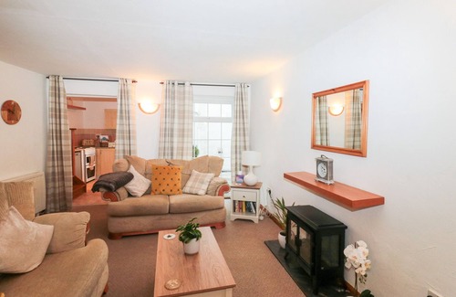 Paignton Cottage | PRIMROSE COTTAGE, pet friendly, character holiday cottage in Marldon