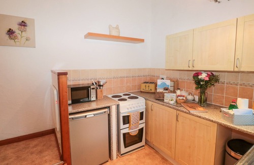 Paignton Cottage | PRIMROSE COTTAGE, pet friendly, character holiday cottage in Marldon