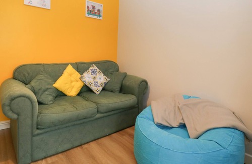 Dilton Marsh Cottage | PRIMROSE COTTAGE, pet friendly, with a garden in Warminster