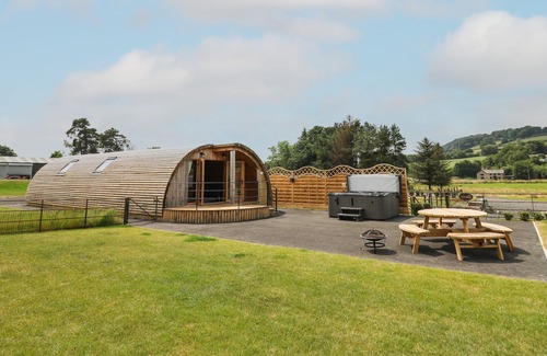 St Harmon Cottage | PRIMROSE, pet friendly, with hot tub in Rhayader