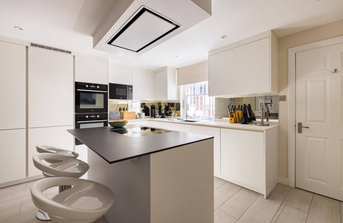 Chelsea Apartment | Prince Luxe – 4 Bedroom House in Chelsea
