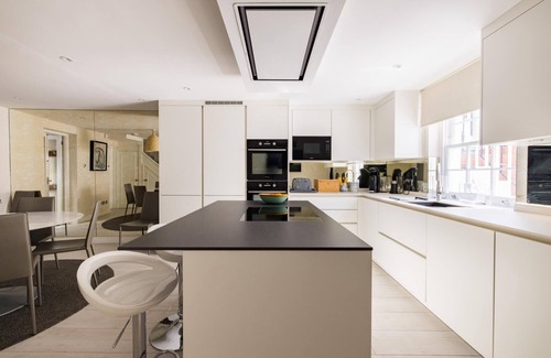 Chelsea Apartment | Prince Luxe – 4 Bedroom House in Chelsea