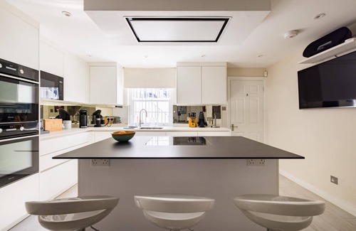Chelsea Apartment | Prince Luxe – 4 Bedroom House in Chelsea