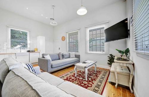 Orange House | Prince Street Cottage - 1890’s Edwardian Gem