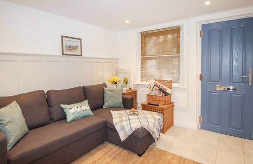 Dorchester House | PRINCES HOUSE, pet friendly, character holiday cottage in Dorchester