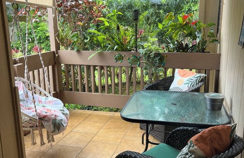 Princeville Condo | Princeville Delight! COLD A/C, Sleeps 4, Pool & Jacuzzi, Private Lanai & Space