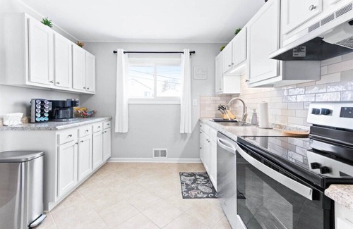 Upper Arlington House | Pristine 3BR House Close to OSU, Downtown and Hospitals