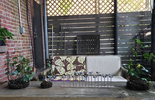 Clinton Hill Apartment | Pristine Balinese Brooklyn Carriagehouse 2BR 1000SF & Private Garden