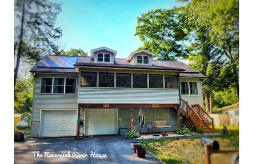 Cuddebackville House | ⭐️Pristine river front property, swim, kayak + fish. ⭐️ 90 mins away from NYC