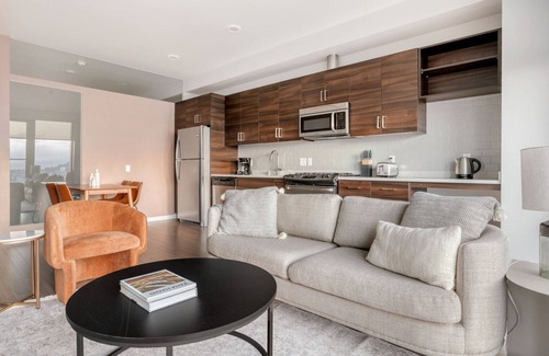 Downtown San Francisco Apartment | Pristine Soma 1BR w/Pool, Gym & BBQ, nr Tech Hub, by Blueground