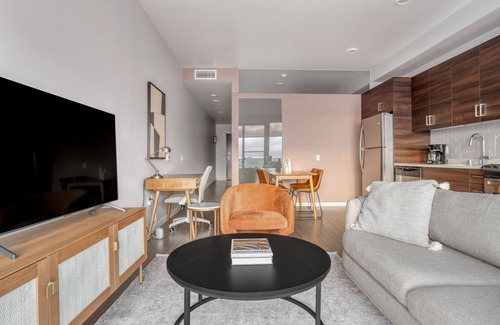 Downtown San Francisco Apartment | Pristine Soma 1BR w/Pool, Gym & BBQ, nr Tech Hub, by Blueground