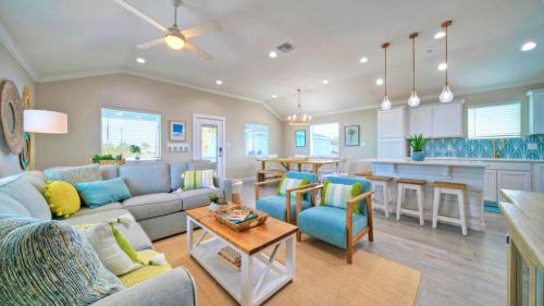 Old Town House | Priv Pool Swing Bar Ping-Pong Walk to Town Once Upon A Tide by AvantStay