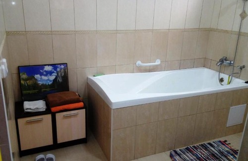 Yasinya Hotel | Privat Sadyba Burkut