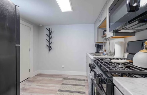 Billings House | Private 1BDRM Home W/Garage