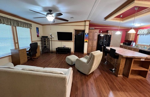 Seminole House | Private 2/1 home 8 min from Beach