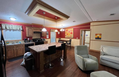 Seminole House | Private 2/1 home 8 min from Beach
