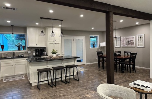 Harvey Hillsides House | Private 2 Acre Homestead