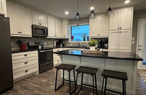 Harvey Hillsides House | Private 2 Acre Homestead