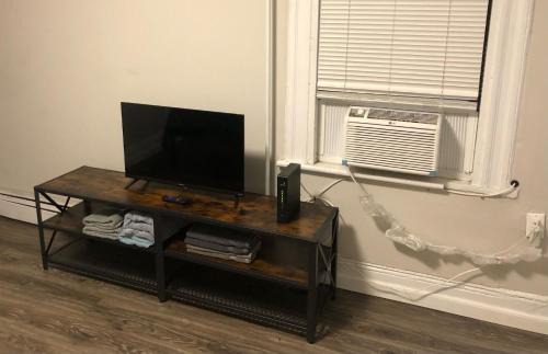 Union City Apartment | Private 2-bedroom apartment and New York City Manhattan only 15 mins away