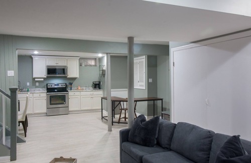 Irvington Apartment | Private 2-bedroom unit mins from Airport & NYC