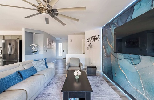 Avondale House | Private 2BR Oasis | 10 Min to Stadium & Pool