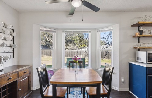 Cleburne House | Private 3 BR Unit + Pool - Connected Owner's Unit