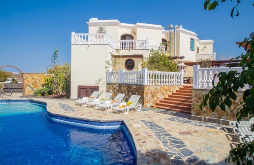 Costa Teguise Villa | Private 4 bed magnificent luxury villa with superb pool, sea and mountain views