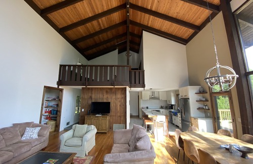 West Dover Ski Chalet | Private 6 bedroom Chalet 5min to Mt Snow