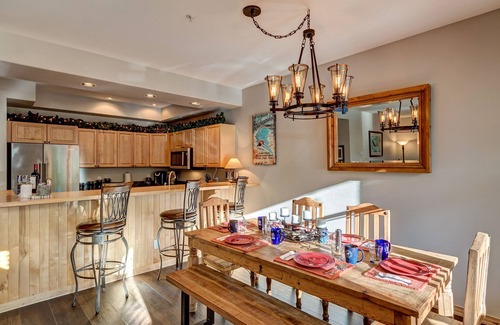 Warrior's Mark Condo | Private 6-Per Hot Tub & Private Garage - 5 Min Walk to Lifts & Town -New Remodel