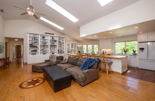 Santa Rosa House | Private 8 Acre Ranch in Sonoma Valley with Pool