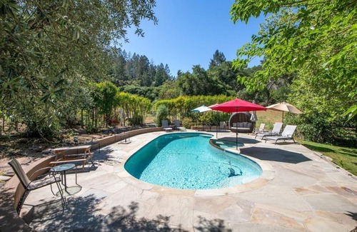 Santa Rosa House | Private 8 Acre Ranch in Sonoma Valley with Pool