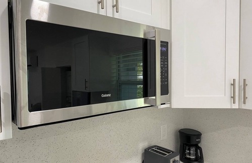 Royal Poinciana Apartment | Private Access Full Size Studio Close to Hollywood Beach
