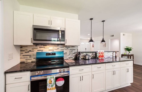 Sterling House | Private and Cozy 3 BEDR+2 BTH Single Fam Home
