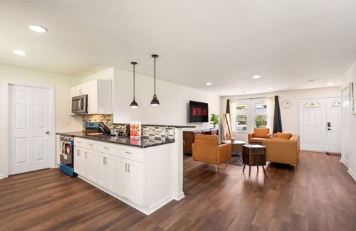 Sterling House | Private and Cozy 3 BEDR+2 BTH Single Fam Home