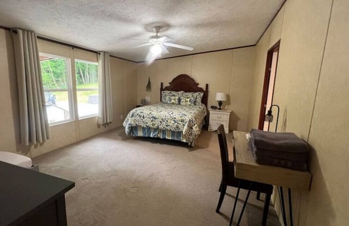 Millers Creek House | Private and Cozy Getaway!
