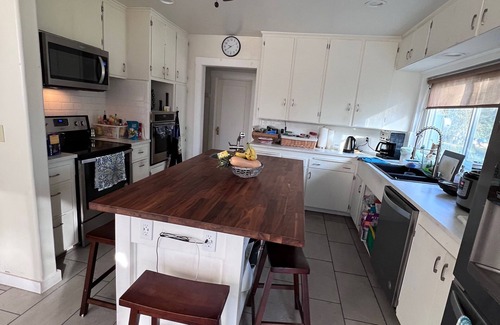 Fig Garden House | Private and secluded 2622 sf fully furnished house in exclusive Old Fig Garden