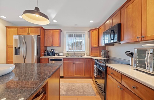 Kennebunk House | Private and serene Kennebunk Sanctuary, close to all the local attractions