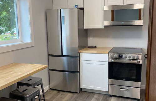 Beulah Apartment | Private apt. that easily sleeps six (8 possible) close to Golf, Skiing, Beach