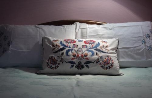 Monemvasia House | Private Art Studio 50m from sea (1-4 per)