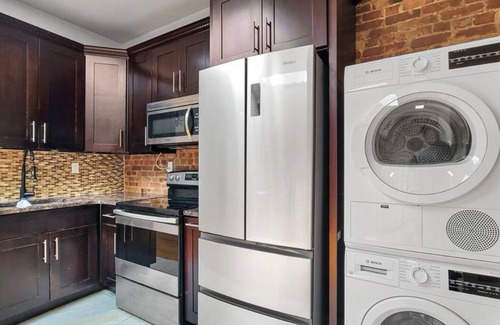 Harlem Apartment | Private Balcony Room - Shared Luxurious Apartment - Central Harlem