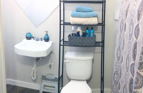 Glen Iris House | Private basement suite safely nestled 5 minutes from downtown Birmingham