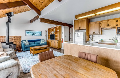 Newport Condo | Private Bayfront Home with Fishing Dock - Dogs Welcome