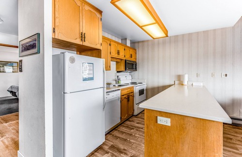 Newport Condo | Private Bayfront Home with Fishing Dock - Dogs Welcome