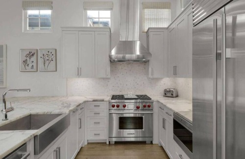 West Panama City Beach Cottage | PRIVATE BEACH ACCESS-2 Minute Walk-Stunning South Side Retreat-Courtyard/Pool