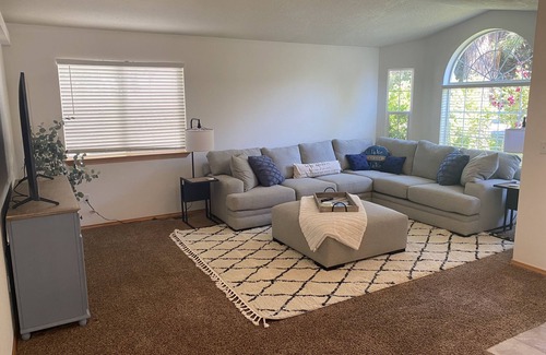 Post Falls House | Private Beach Access. 3 bed 2 bath house that sleeps 6