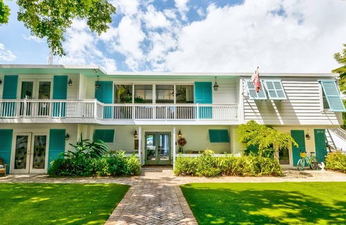 Tavernier House | Private beach and dazzling bayside sunsets await you!
